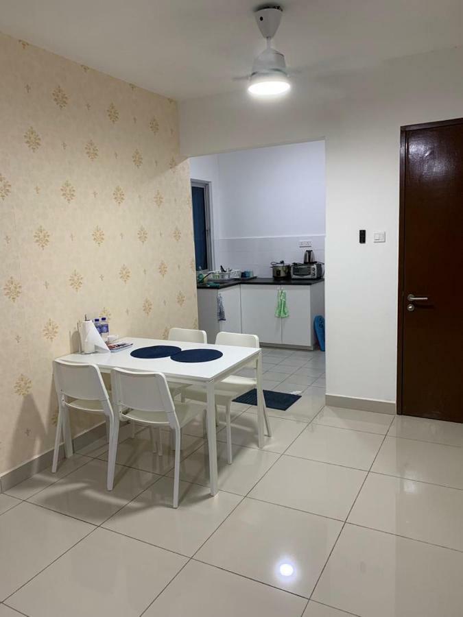 Putra 1 Pool Homestay Bandar Seri Putra Kampong Sungai Buah 外观 照片